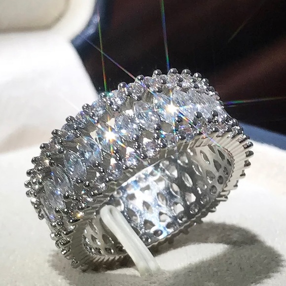 ✨SOLD OUT✨Hollow Intricate Wide Band✨ - Picture 3 of 10